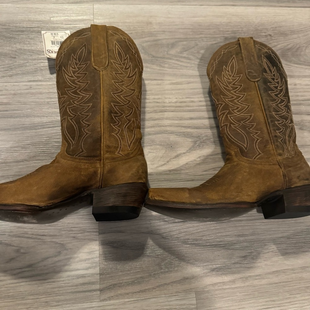 Cavender’s NWT women’s brown cowgirl boots size 6.5